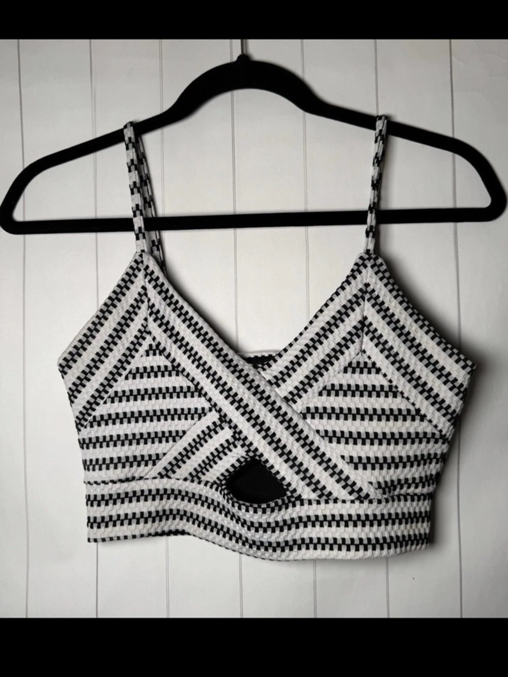 Black/White Striped Keyhole Crop Tank Top‎ Festival Coachella Party Club P (XS)